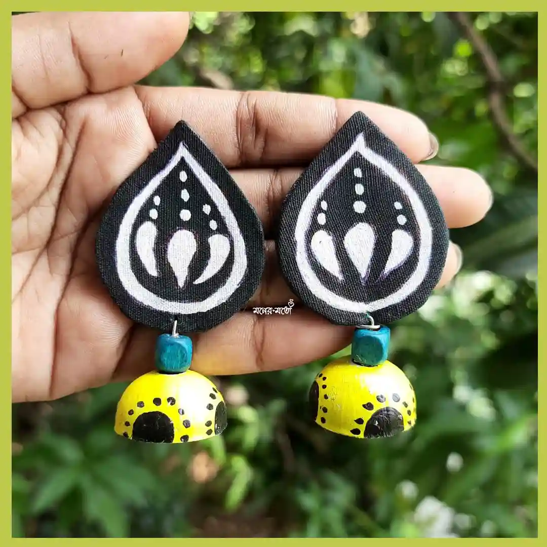 Beaded Tassel Earrings - Thumbnail 2